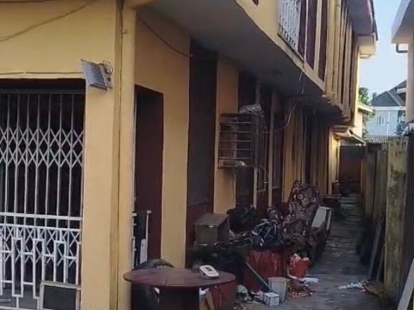 5 bedrooms flat For sale in Ago palace, Lagos