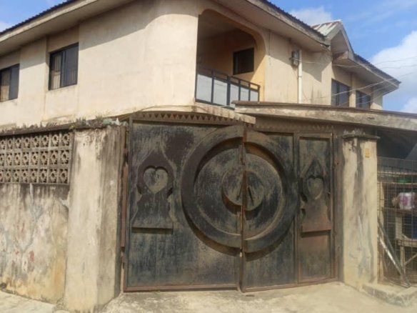BEAUTIFUL BLOCK OF FLATS, (CORNER PIECE) FOR SALE AT PACIFIC ESTATE, EWEDOGBON, Lasu Ishieri road